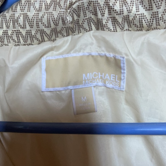 Micheal kors puffer jacket - Picture 2 of 4